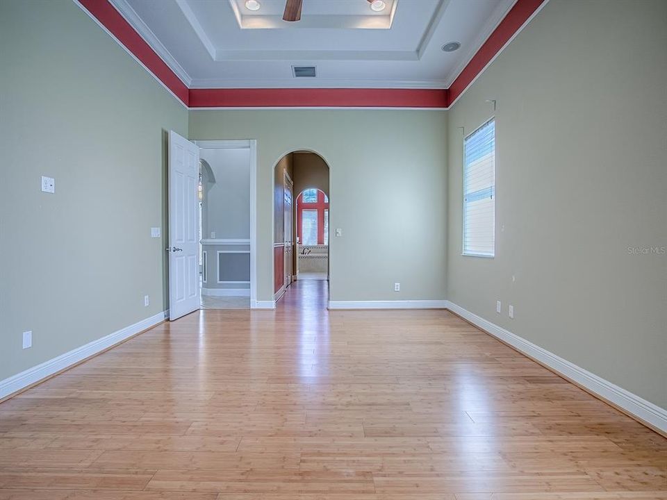 Activo con contrato: $445,000 (3 camas, 2 baños, 2866 Pies cuadrados)