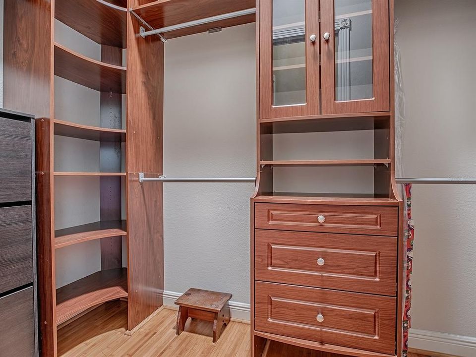 Activo con contrato: $445,000 (3 camas, 2 baños, 2866 Pies cuadrados)