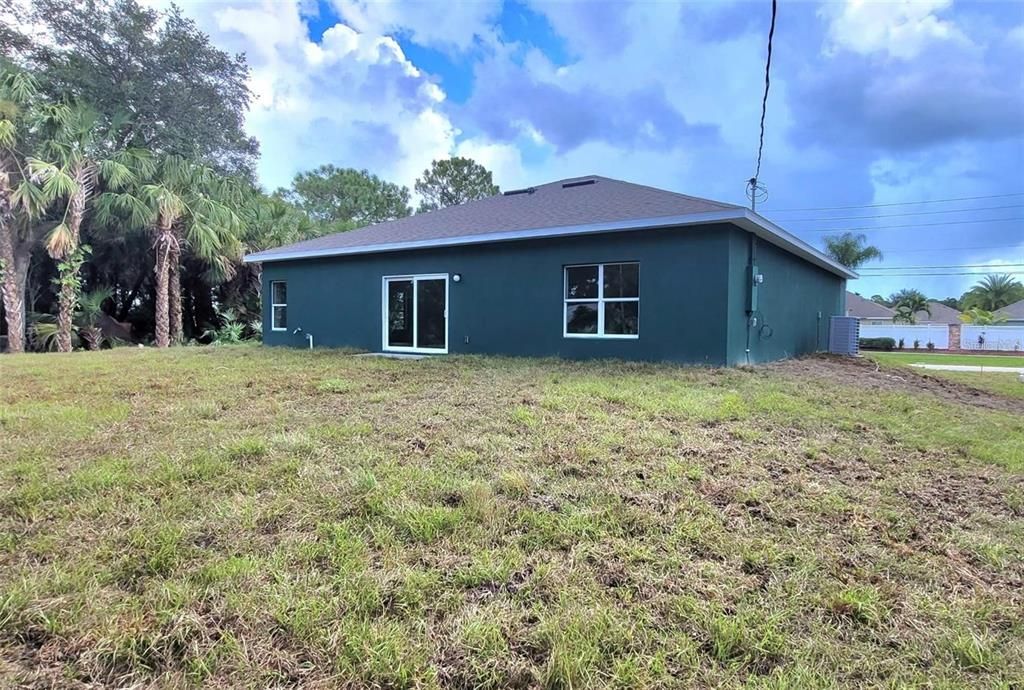 For Rent: $1,950 (4 beds, 2 baths, 1724 Square Feet)