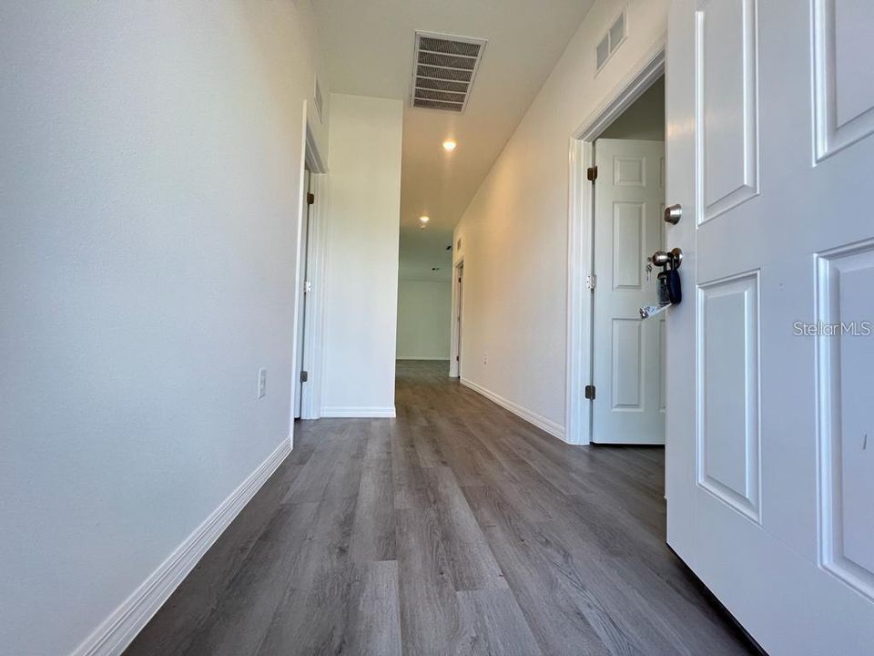 For Rent: $1,950 (4 beds, 2 baths, 1724 Square Feet)