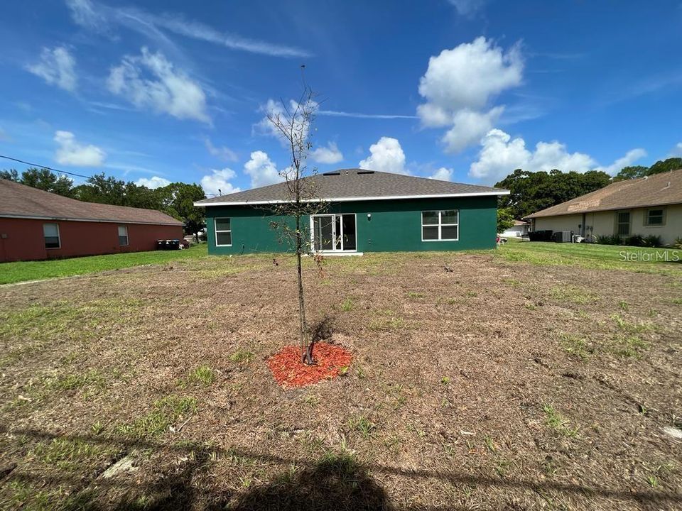 For Rent: $1,950 (4 beds, 2 baths, 1724 Square Feet)