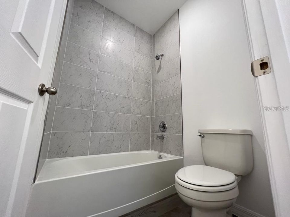 For Rent: $1,950 (4 beds, 2 baths, 1724 Square Feet)