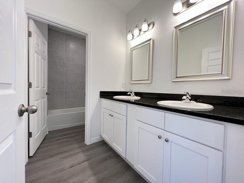 For Rent: $1,950 (4 beds, 2 baths, 1724 Square Feet)