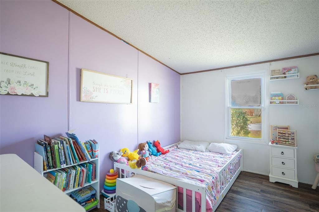 Active With Contract: $209,990 (3 beds, 2 baths, 1404 Square Feet)