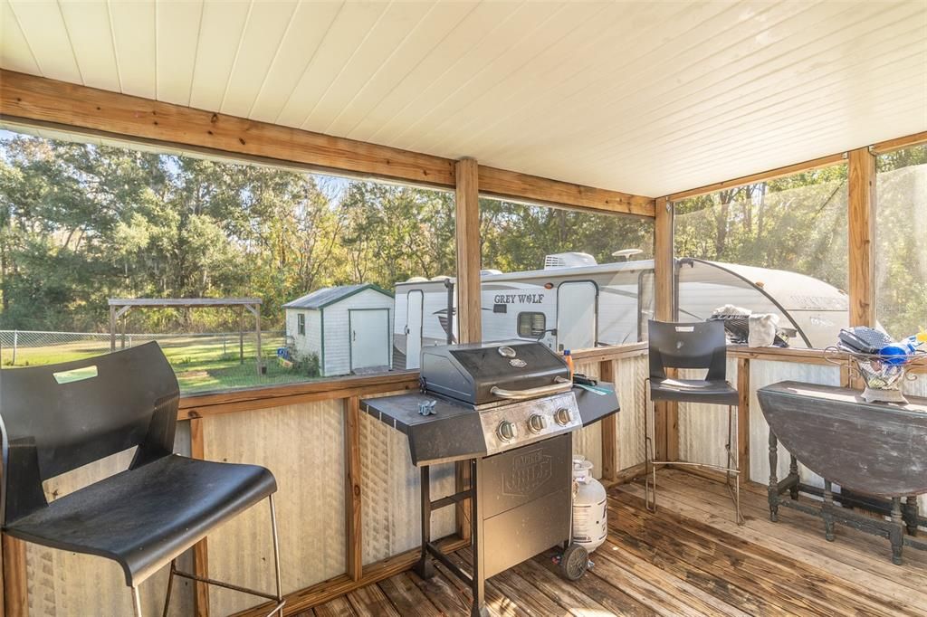 Active With Contract: $209,990 (3 beds, 2 baths, 1404 Square Feet)