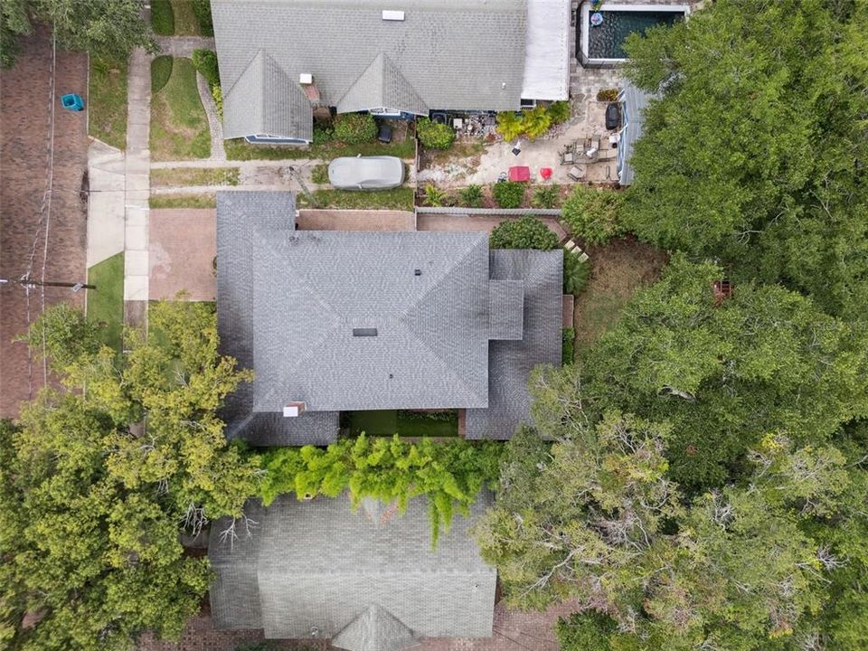 Под контрактом: $1,075,000 (4 спален, 3 ванн, 2434 Квадратных фут)