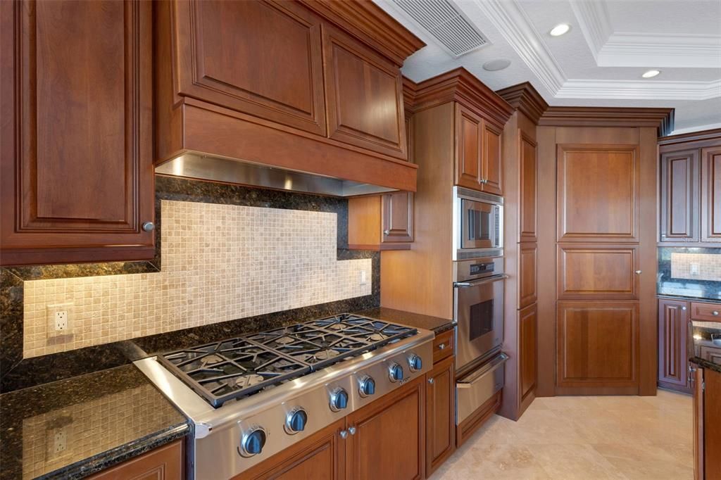 На продажу: $4,550,000 (3 спален, 3 ванн, 3248 Квадратных фут)