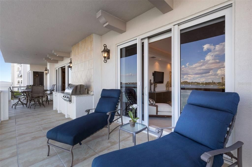 На продажу: $4,550,000 (3 спален, 3 ванн, 3248 Квадратных фут)