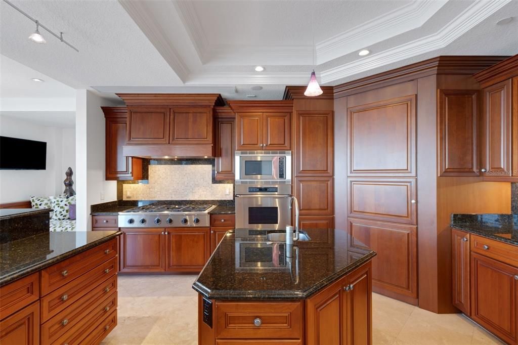 На продажу: $4,550,000 (3 спален, 3 ванн, 3248 Квадратных фут)