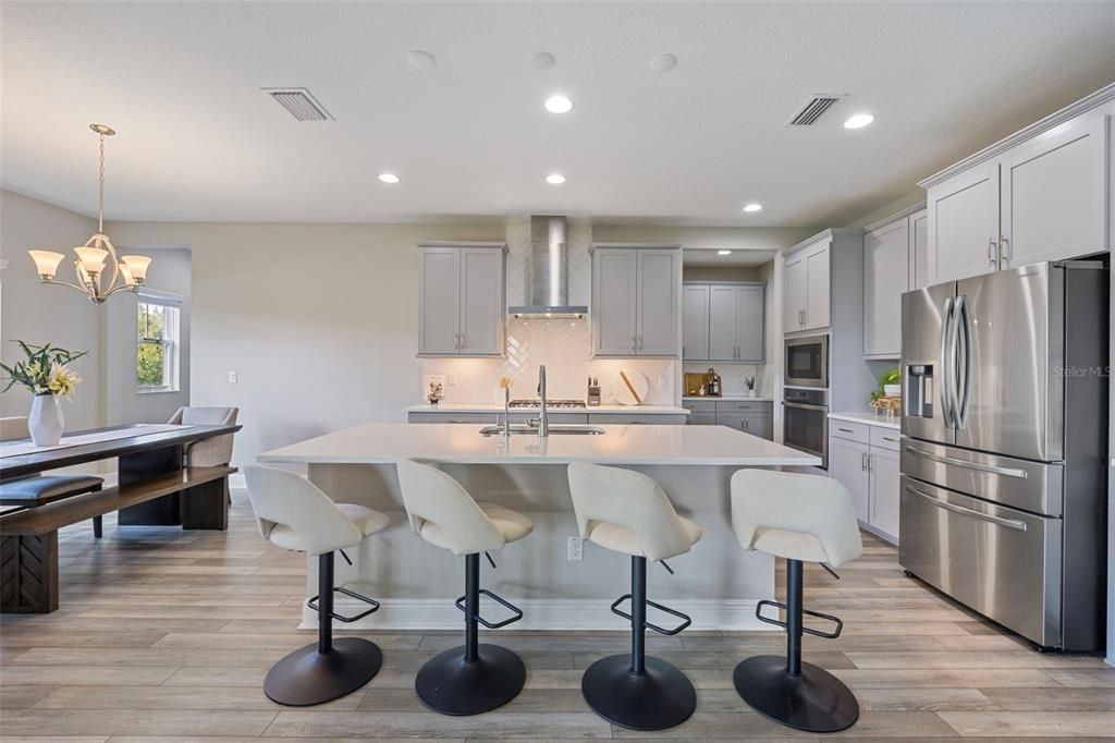 待售: $737,000 (4 贝兹, 3 浴室, 3182 平方英尺)