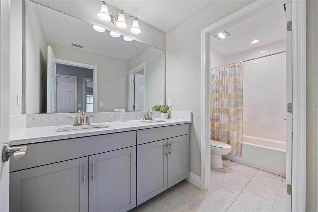 待售: $737,000 (4 贝兹, 3 浴室, 3182 平方英尺)