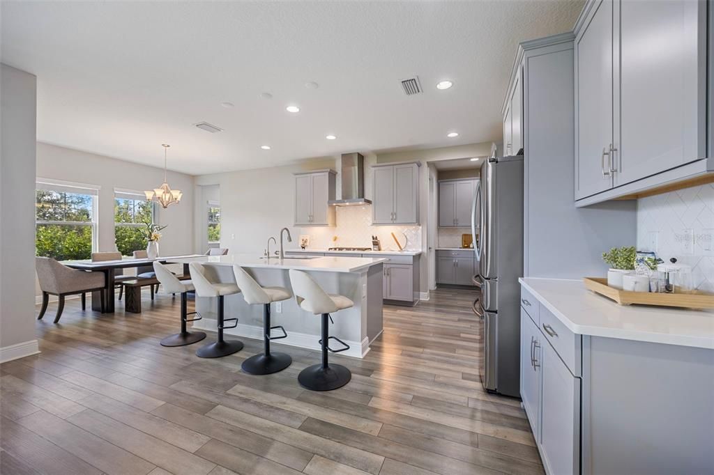 待售: $737,000 (4 贝兹, 3 浴室, 3182 平方英尺)