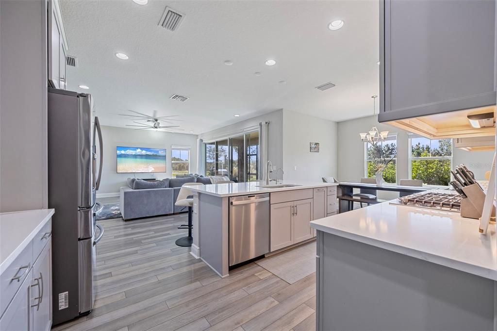 待售: $737,000 (4 贝兹, 3 浴室, 3182 平方英尺)