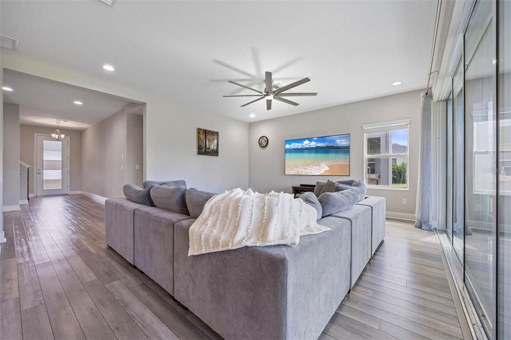 待售: $737,000 (4 贝兹, 3 浴室, 3182 平方英尺)