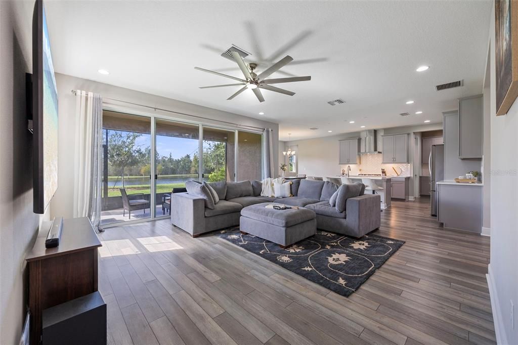 待售: $737,000 (4 贝兹, 3 浴室, 3182 平方英尺)