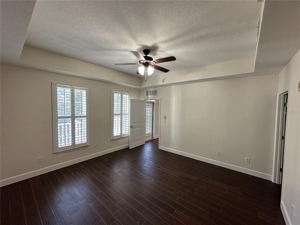 出租: $3,000 (3 贝兹, 2 浴室, 1603 平方英尺)