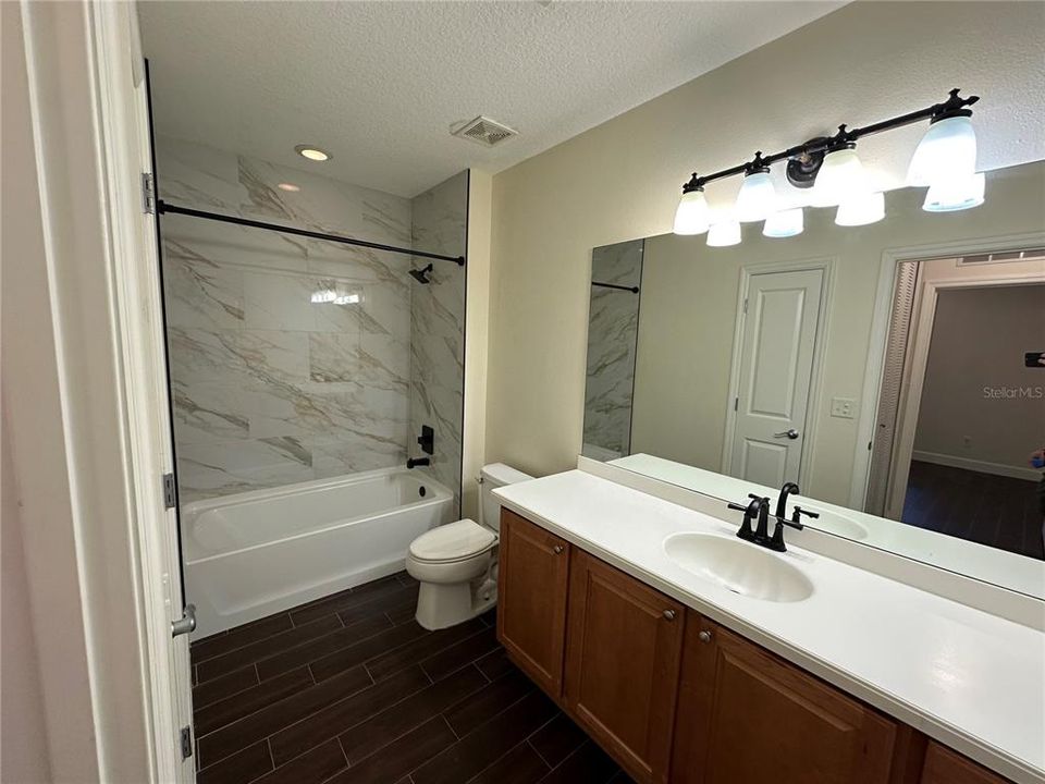 出租: $3,000 (3 贝兹, 2 浴室, 1603 平方英尺)