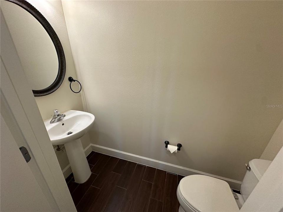 出租: $3,000 (3 贝兹, 2 浴室, 1603 平方英尺)