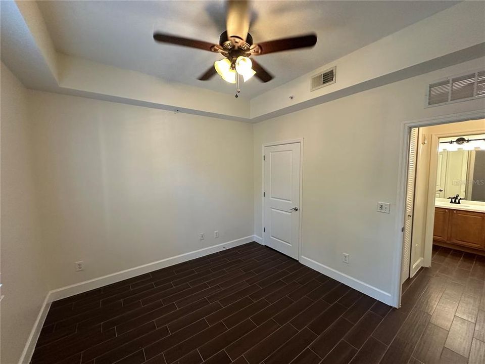 出租: $3,000 (3 贝兹, 2 浴室, 1603 平方英尺)