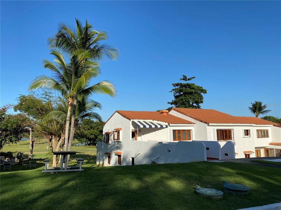 出租: $3,000 (2 贝兹, 2 浴室, 2075 平方英尺)