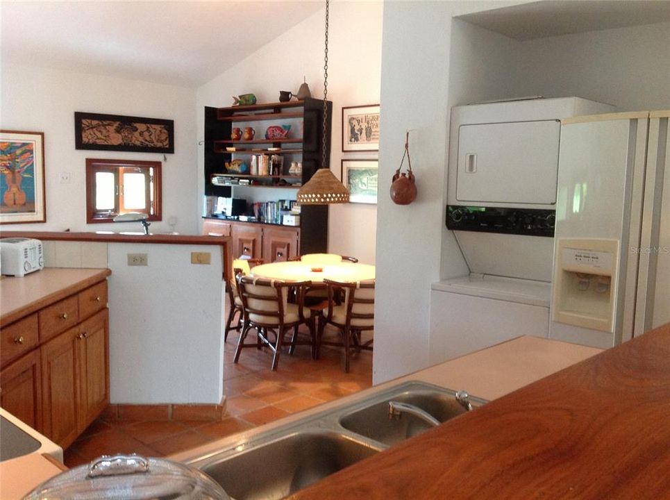 出租: $3,000 (2 贝兹, 2 浴室, 2075 平方英尺)