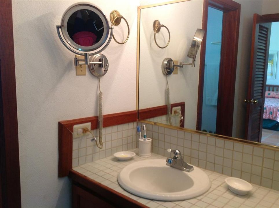 出租: $3,000 (2 贝兹, 2 浴室, 2075 平方英尺)