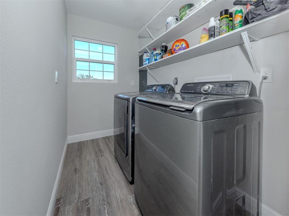 待售: $949,900 (4 贝兹, 4 浴室, 2656 平方英尺)