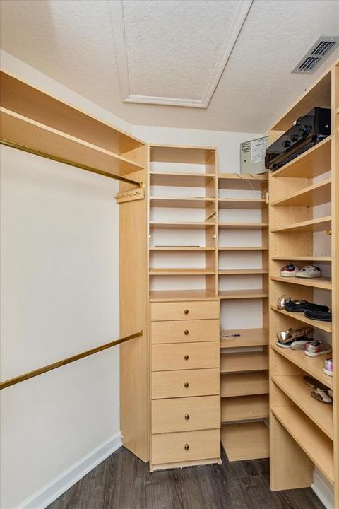 For Rent: $4,695 (5 beds, 4 baths, 3390 Square Feet)