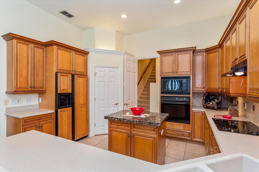 For Rent: $4,695 (5 beds, 4 baths, 3390 Square Feet)