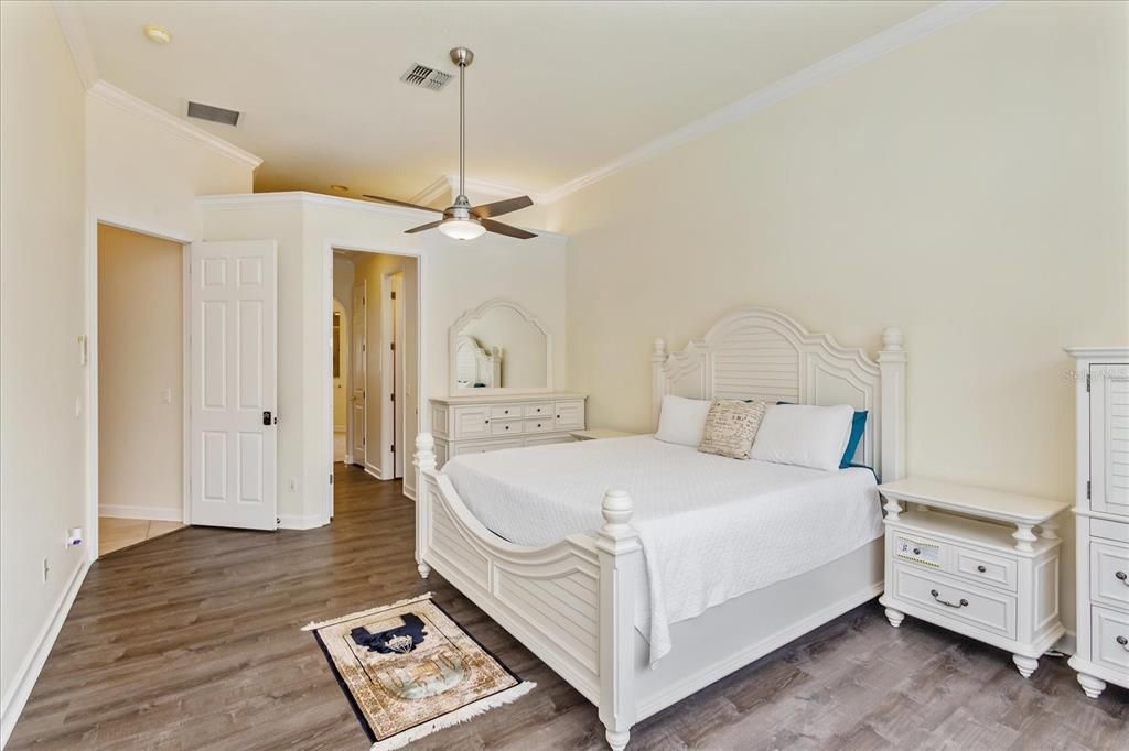 For Rent: $4,695 (5 beds, 4 baths, 3390 Square Feet)