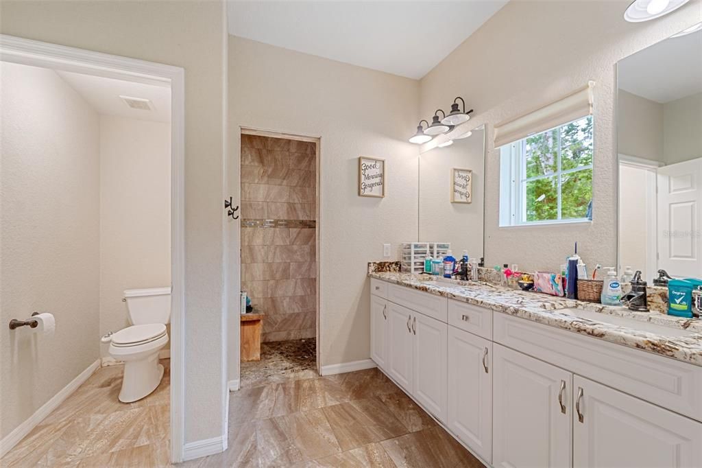 待售: $775,000 (4 贝兹, 4 浴室, 3474 平方英尺)