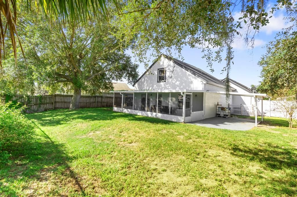 Active With Contract: $274,900 (3 beds, 2 baths, 1472 Square Feet)