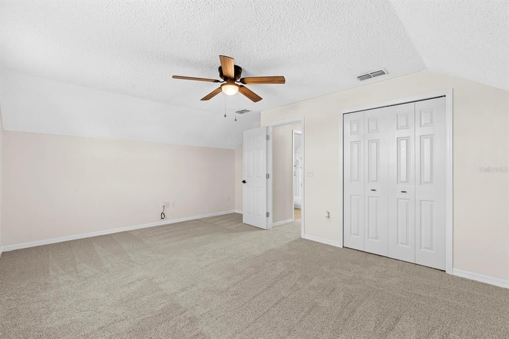 Active With Contract: $274,900 (3 beds, 2 baths, 1472 Square Feet)