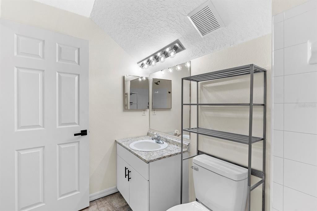 Active With Contract: $274,900 (3 beds, 2 baths, 1472 Square Feet)