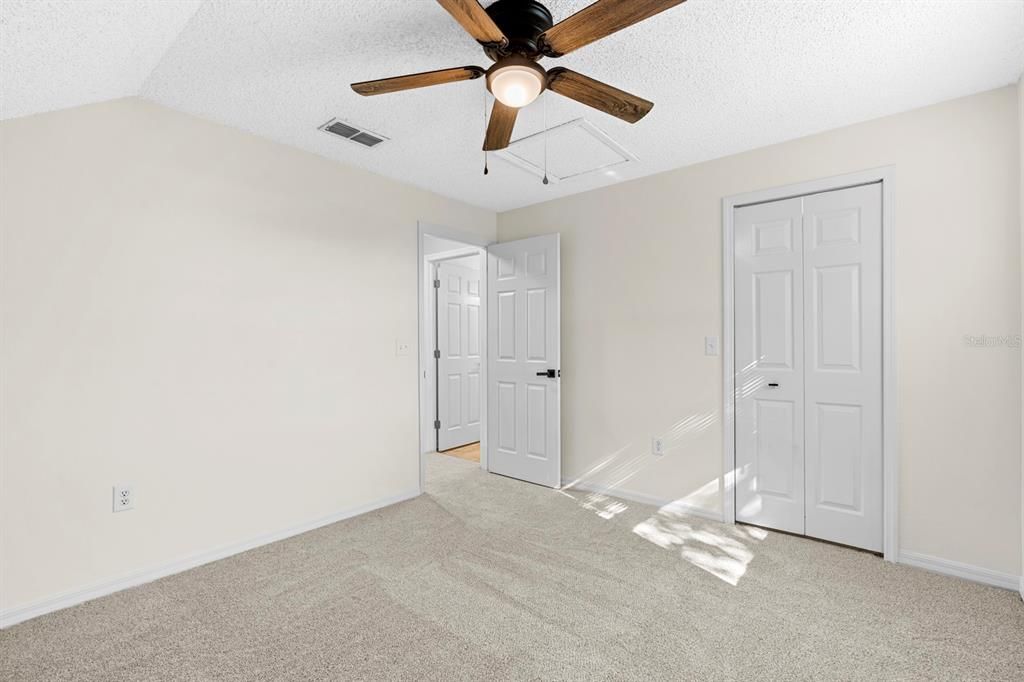 Active With Contract: $274,900 (3 beds, 2 baths, 1472 Square Feet)