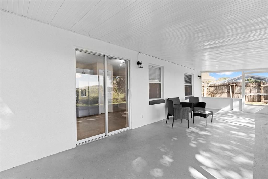 Active With Contract: $274,900 (3 beds, 2 baths, 1472 Square Feet)