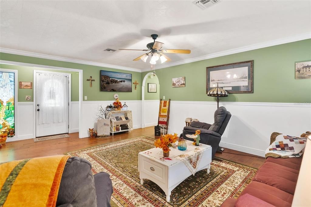 На продажу: $424,900 (3 спален, 2 ванн, 1650 Квадратных фут)