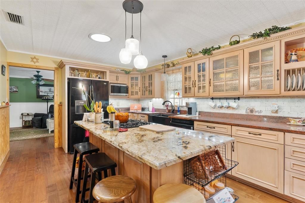 На продажу: $424,900 (3 спален, 2 ванн, 1650 Квадратных фут)