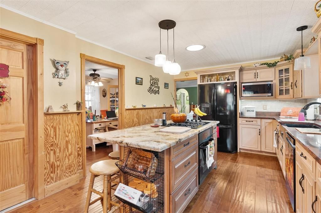 На продажу: $424,900 (3 спален, 2 ванн, 1650 Квадратных фут)