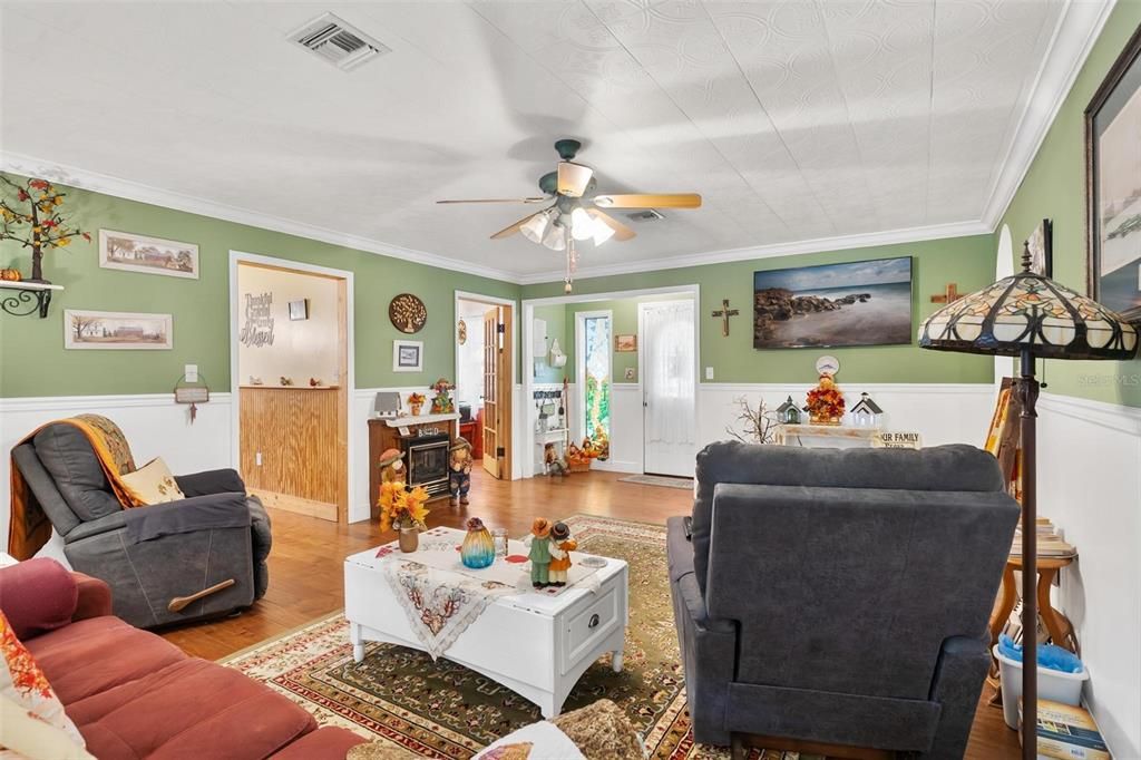 На продажу: $424,900 (3 спален, 2 ванн, 1650 Квадратных фут)