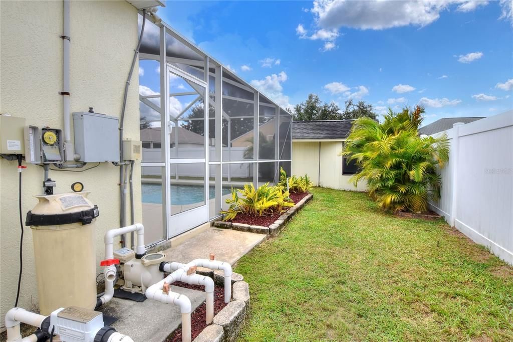 Active With Contract: $367,500 (3 beds, 2 baths, 1688 Square Feet)