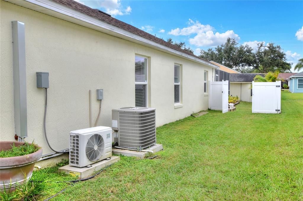 Active With Contract: $367,500 (3 beds, 2 baths, 1688 Square Feet)