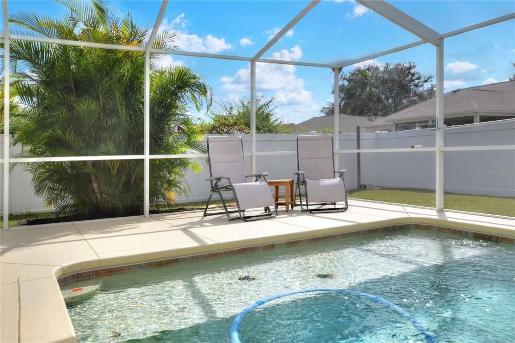 Active With Contract: $367,500 (3 beds, 2 baths, 1688 Square Feet)