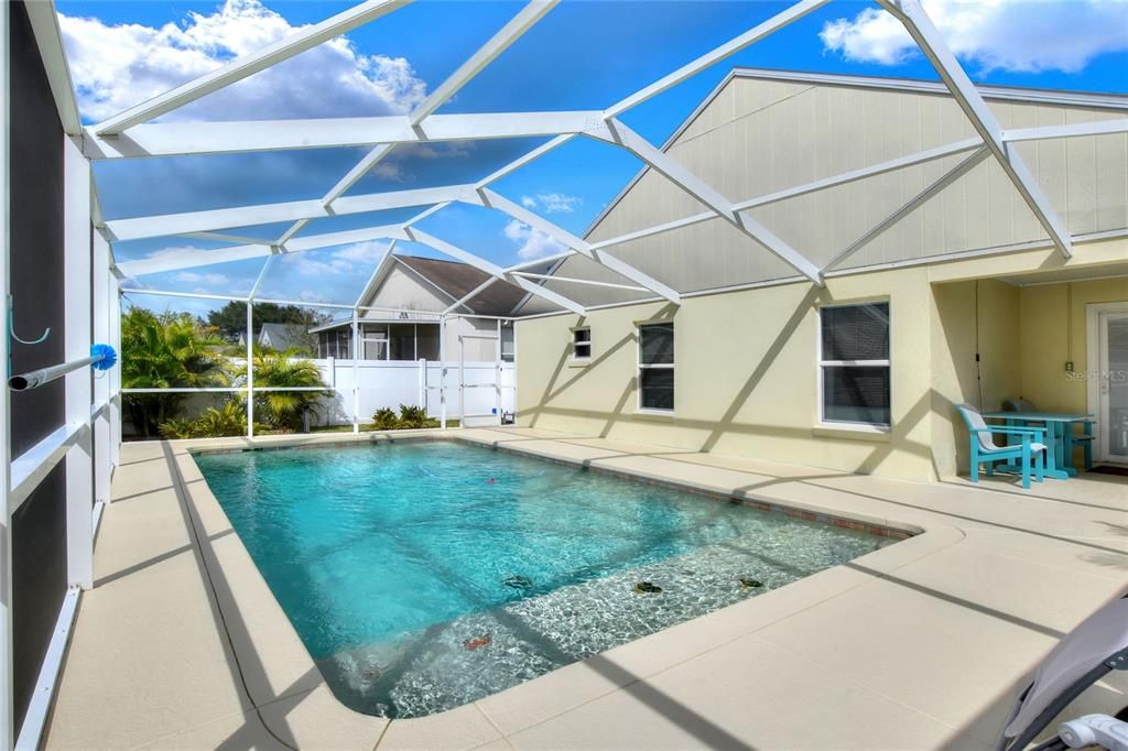 Active With Contract: $367,500 (3 beds, 2 baths, 1688 Square Feet)