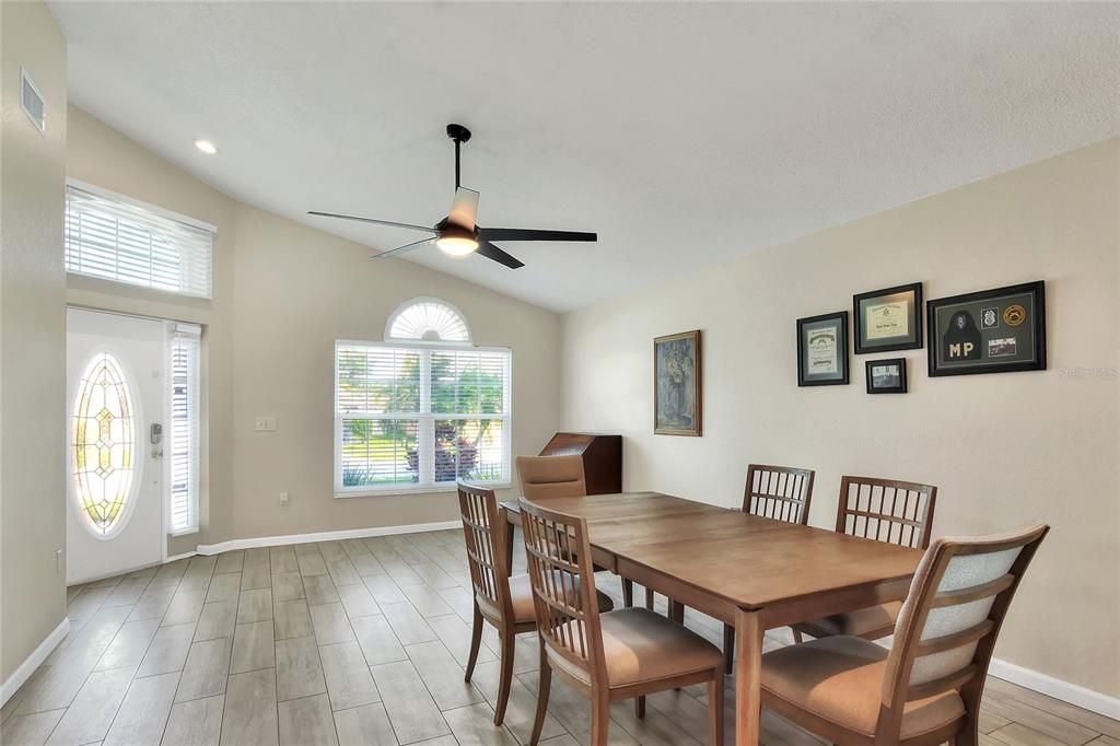 Active With Contract: $367,500 (3 beds, 2 baths, 1688 Square Feet)