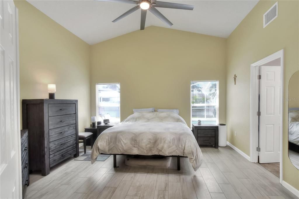 Active With Contract: $367,500 (3 beds, 2 baths, 1688 Square Feet)