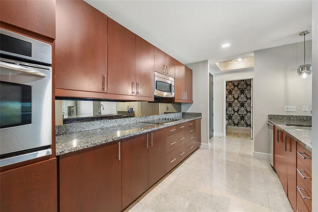 For Rent: $3,800 (2 beds, 2 baths, 2005 Square Feet)