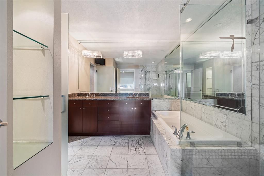 For Rent: $3,800 (2 beds, 2 baths, 2005 Square Feet)