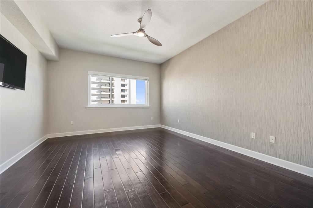 For Rent: $3,800 (2 beds, 2 baths, 2005 Square Feet)