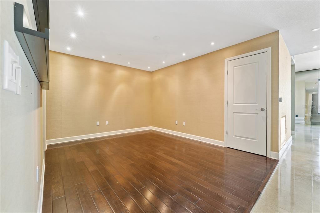 For Rent: $3,800 (2 beds, 2 baths, 2005 Square Feet)